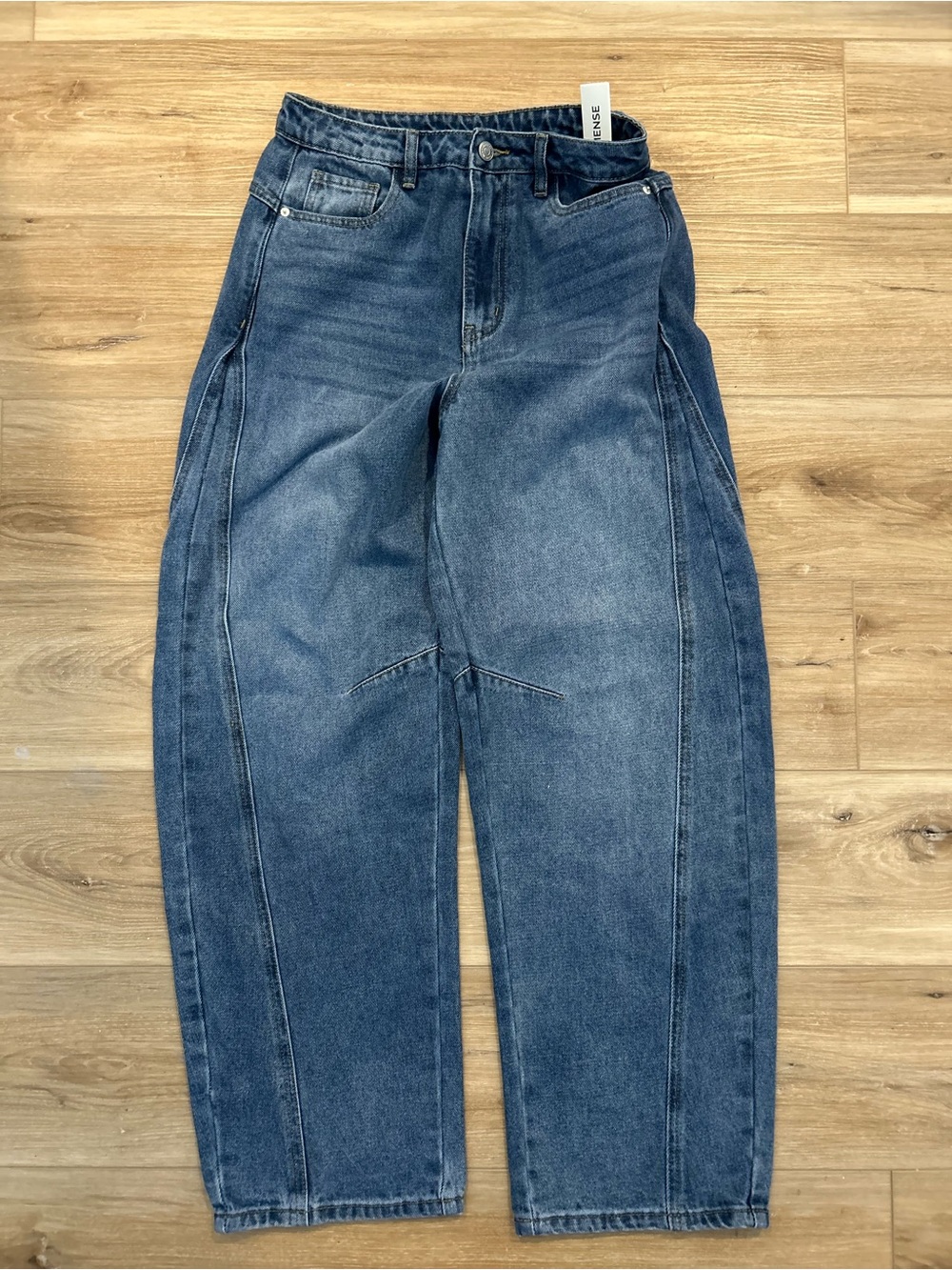 COMMENSE NWT Denim Curved-Leg Jeans